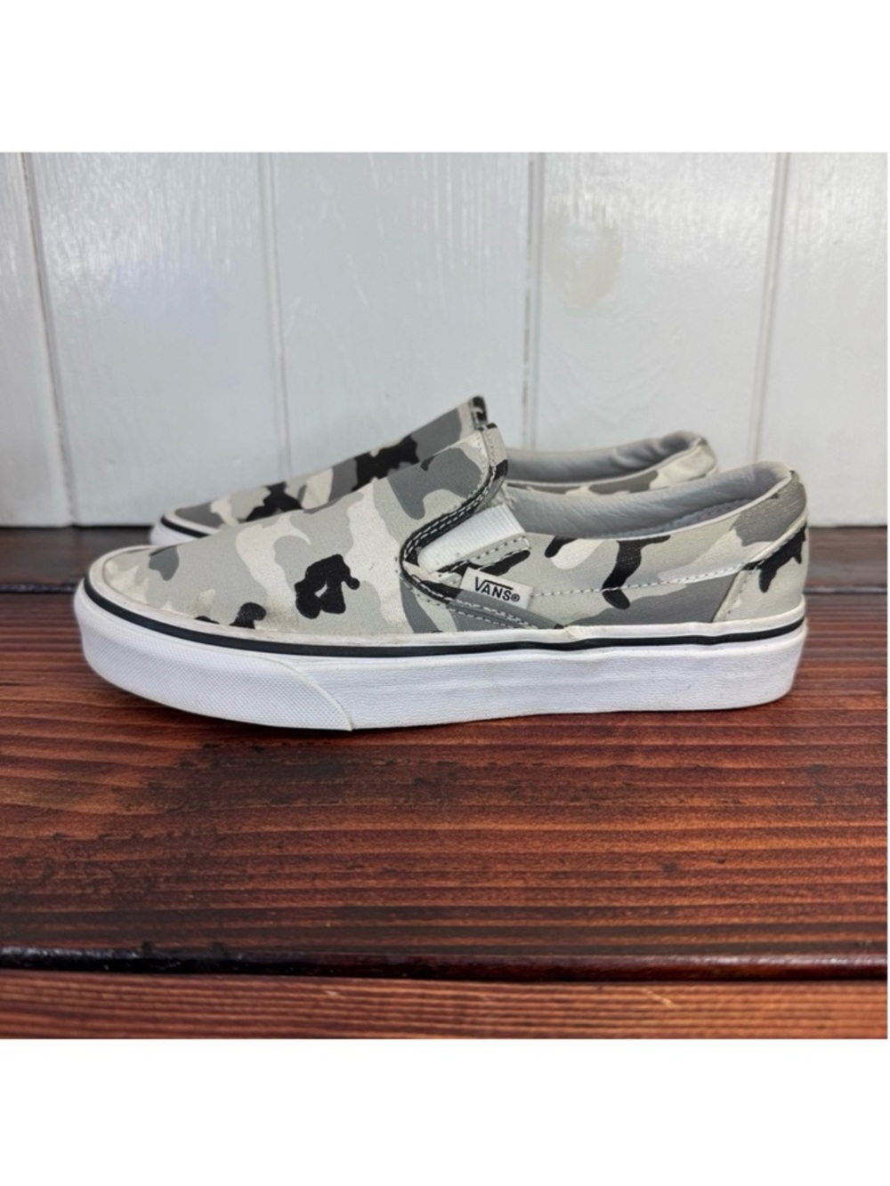 Vans Classic Slip-On Camo Gray White Women’s 6.5 / Men’s 5